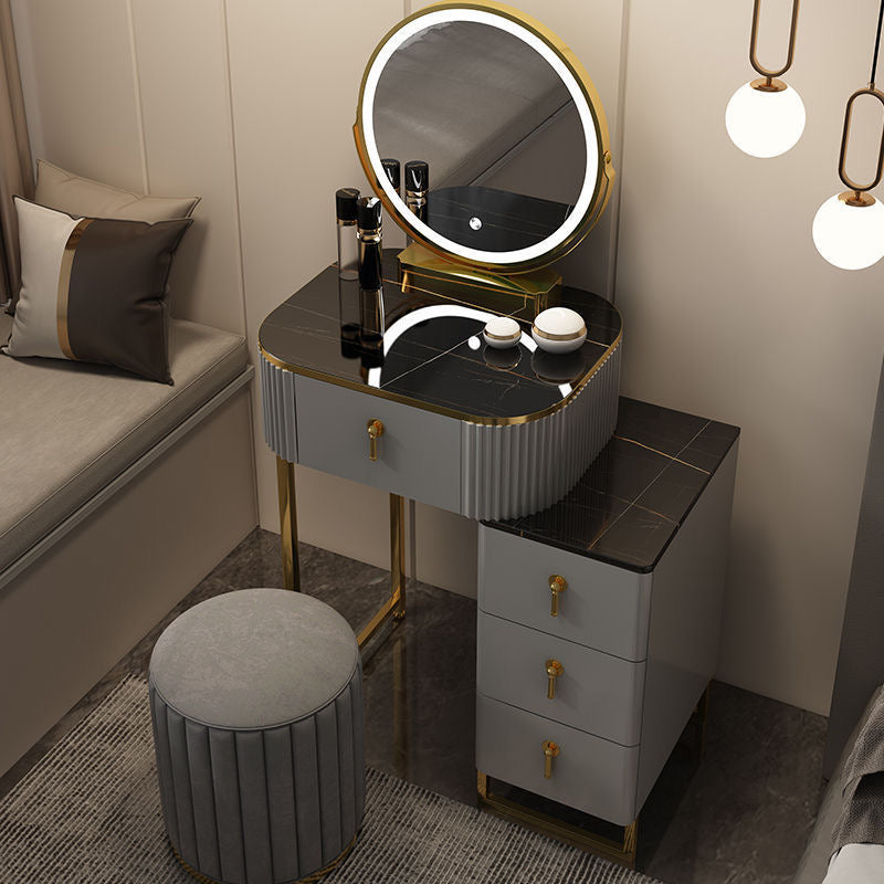 Dresser 2
