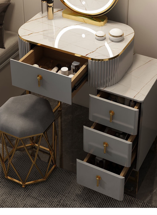 Dresser 2