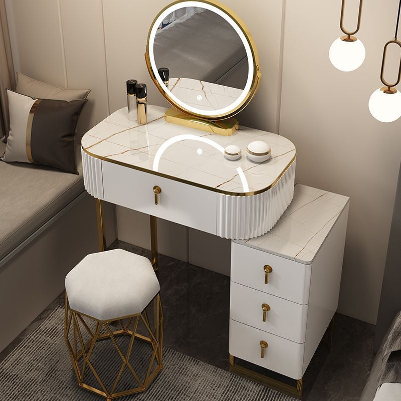 Dresser 2