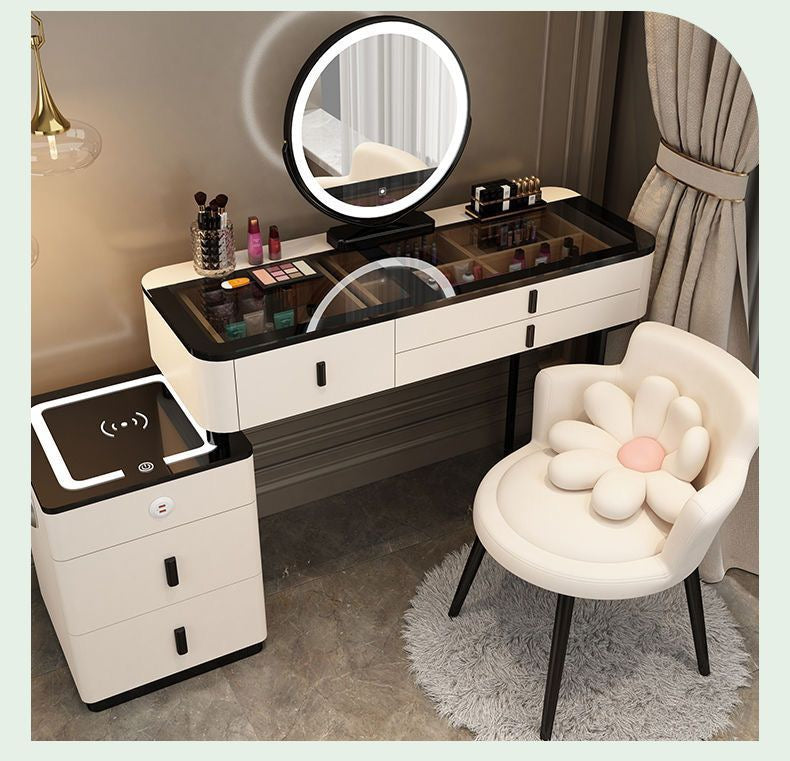 Dresser 1