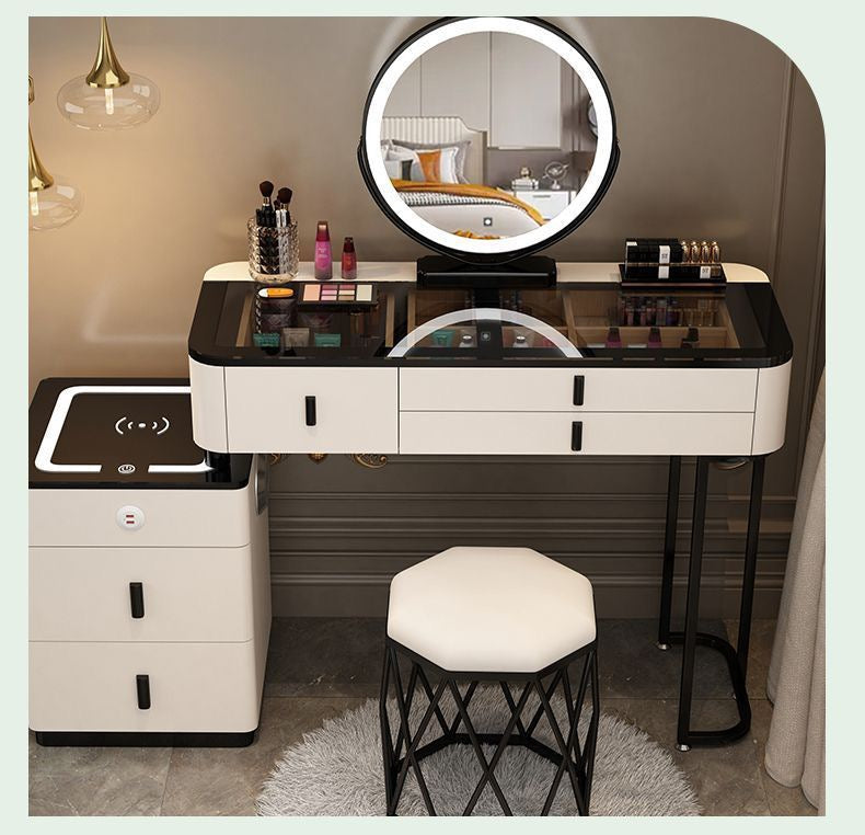 Dresser 1